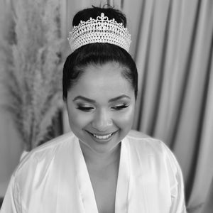 Model is wearing Tamara Royal Crown.