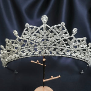 Madeline Grand Crown